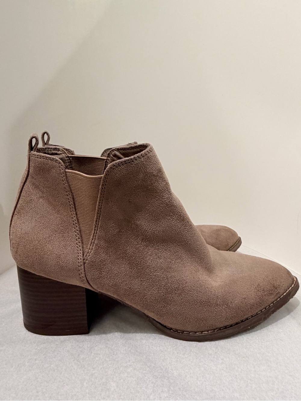 Taupe Faux Suede Pointed Toe Chelsea Ankle Boots Size 8.5